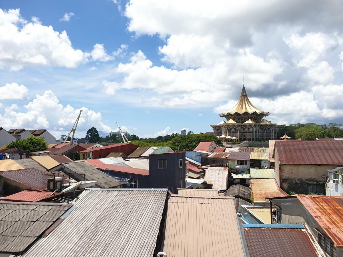 Hornbill'S Nest Kuching Vandrarhem Exteriör bild