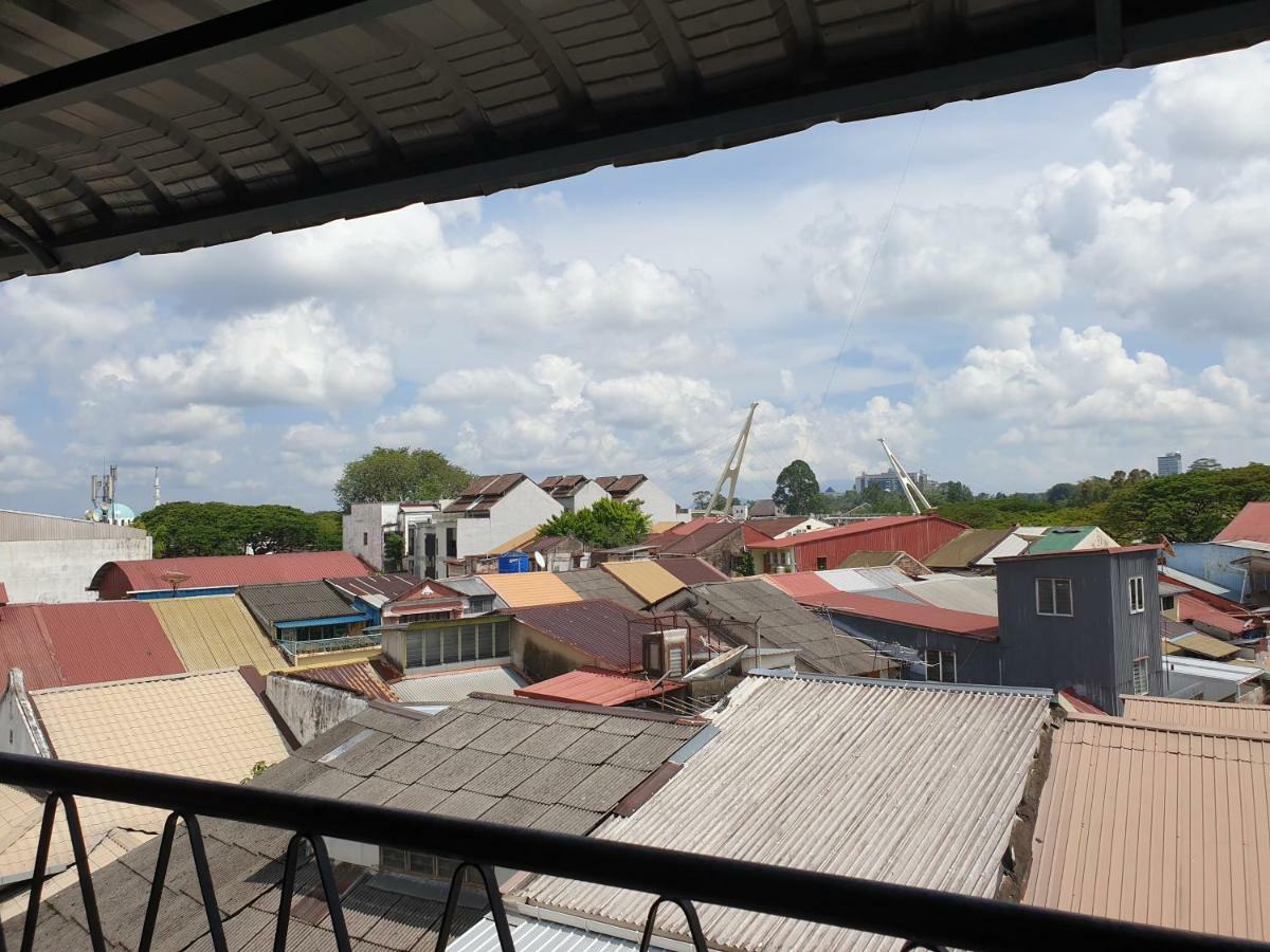 Hornbill'S Nest Kuching Vandrarhem Exteriör bild