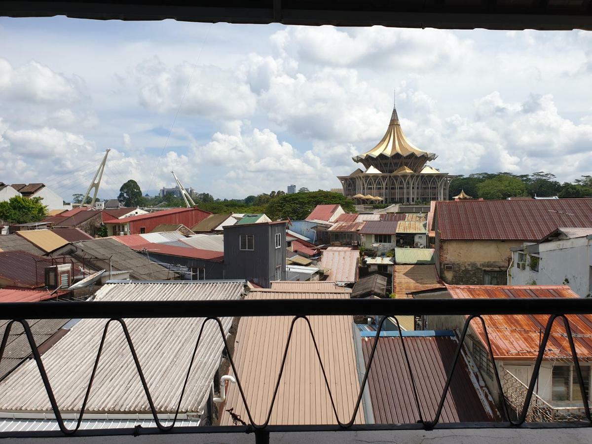Hornbill'S Nest Kuching Vandrarhem Exteriör bild
