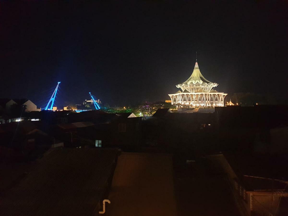Hornbill'S Nest Kuching Vandrarhem Exteriör bild